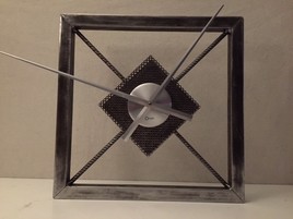 Horloge industrielle .