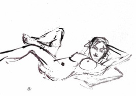 Jeune femme allongée sur un coussin Soraya / Woman lengthened on a pillow