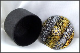 Boite décorative jaune et noir en argile polymère - img2