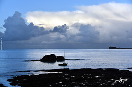 La roche Sainte Anne sous la pluie