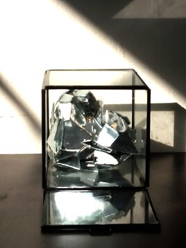 C&oelig;ur de glaces bris&eacute;es pour conjurer le mauvais sort