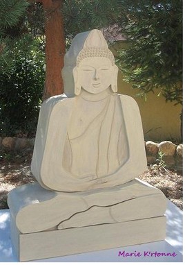 Sculpture bouddha en carton