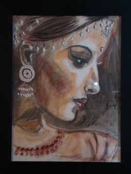 femme indienne de profil aux bijoux