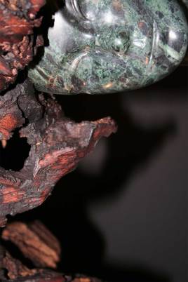 "Tinaïdes marbre vert détail"