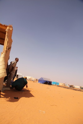 Attente au camp de M'Berra