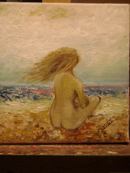jeune fille nue sur la plage par temps orageux