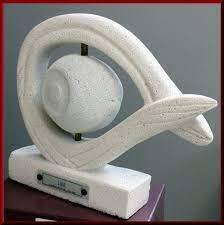 L'Oeil / Sculpture en béton cellulaire / H : 29 cm - base : 23 cm x 6,5 cm / Juillet 2006