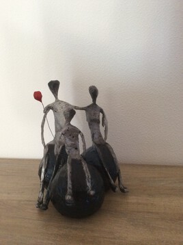 Petite famille assis