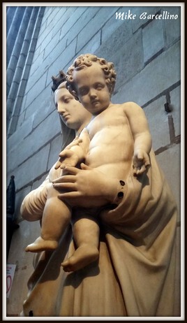 Vierge et enfant Jesus Basilique de Saint-Denis