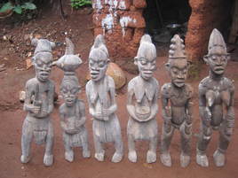 Six oeuvre d'art dAfrique/ B&eacute;nin